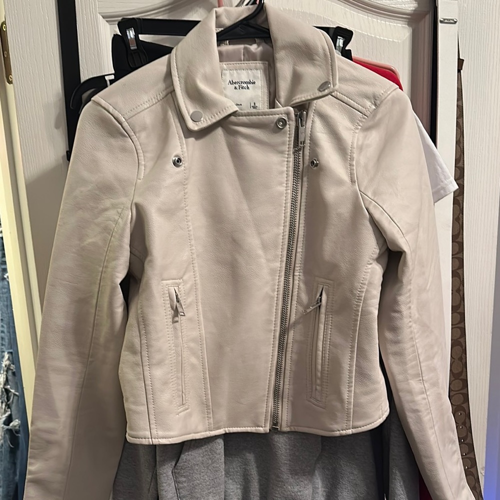 Abercrombie & Fitch Women's Cream Leather Jacket